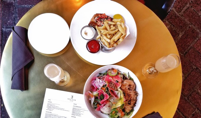 3 Arts Club Café: Date Night in Chicago