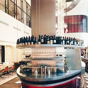  Our #ManAboutTown @mosleys11 is loving the #CommonsClub at @virginhotelschi! The brunch at #missrickys was fantastic! #virginhotels #Chicago 