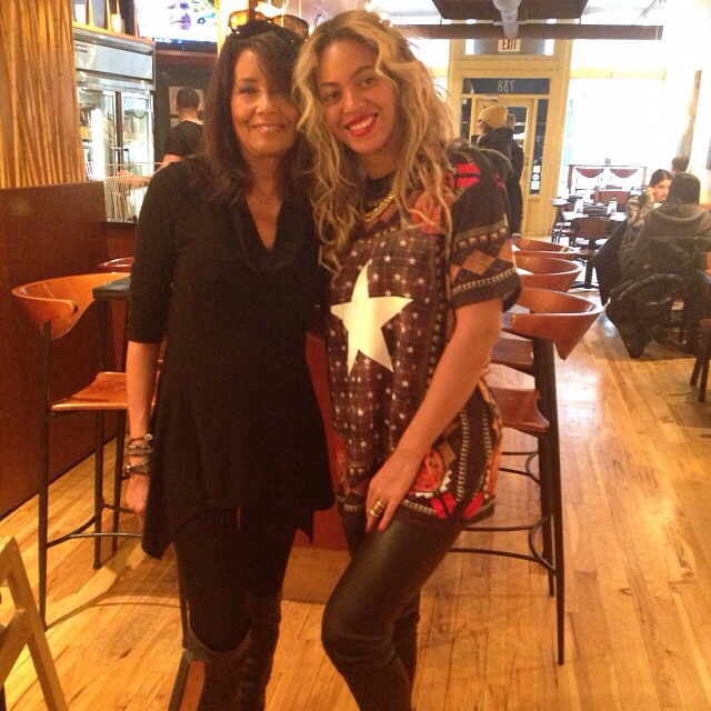 Beyoncé sings 'XO' in Chicago