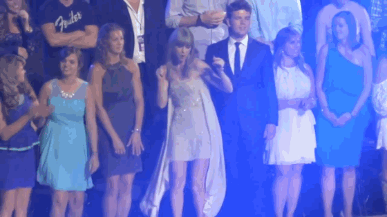 taylor swift dancing